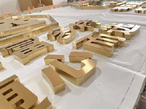 福泉拉丝不锈钢字的特点。